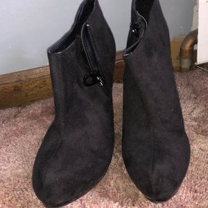 heel booties